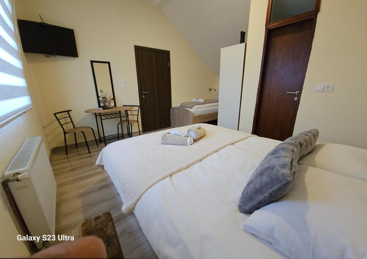 Villa Bonaca Vukovar Exteriör bild
