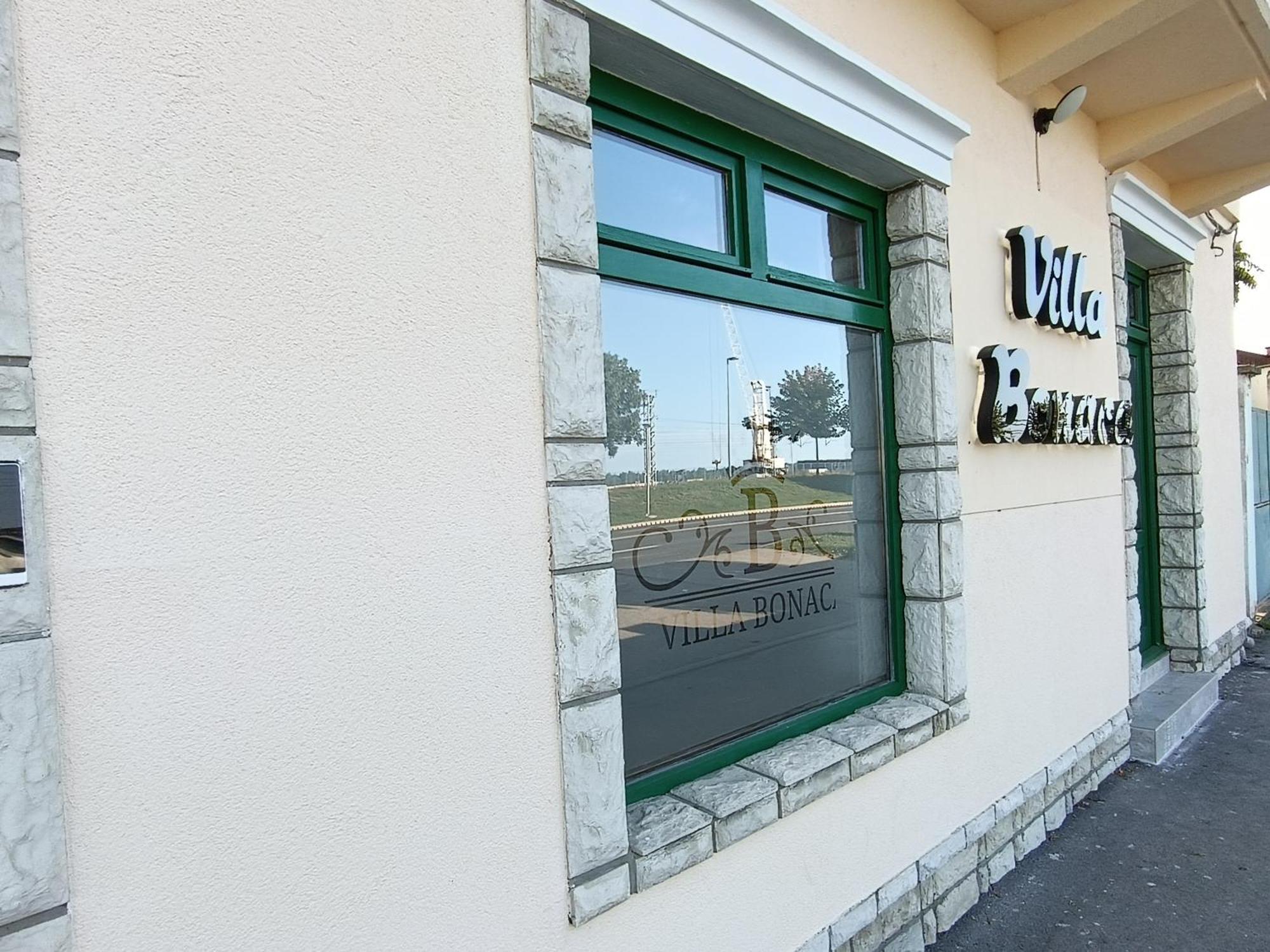 Villa Bonaca Vukovar Exteriör bild